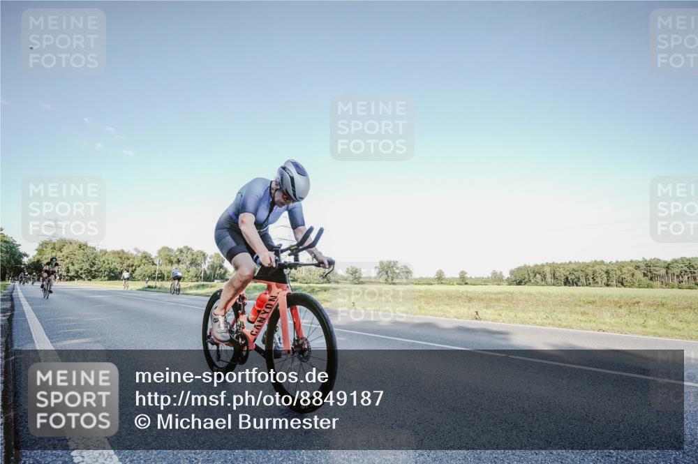 07.09.2025 - 19. Norderstedt Triathlon Michael Burmester http://msf.ph/oto/8849187 07.09.2025 16:11:25 Radfahren 933, 1108 meine-sportfotos.de