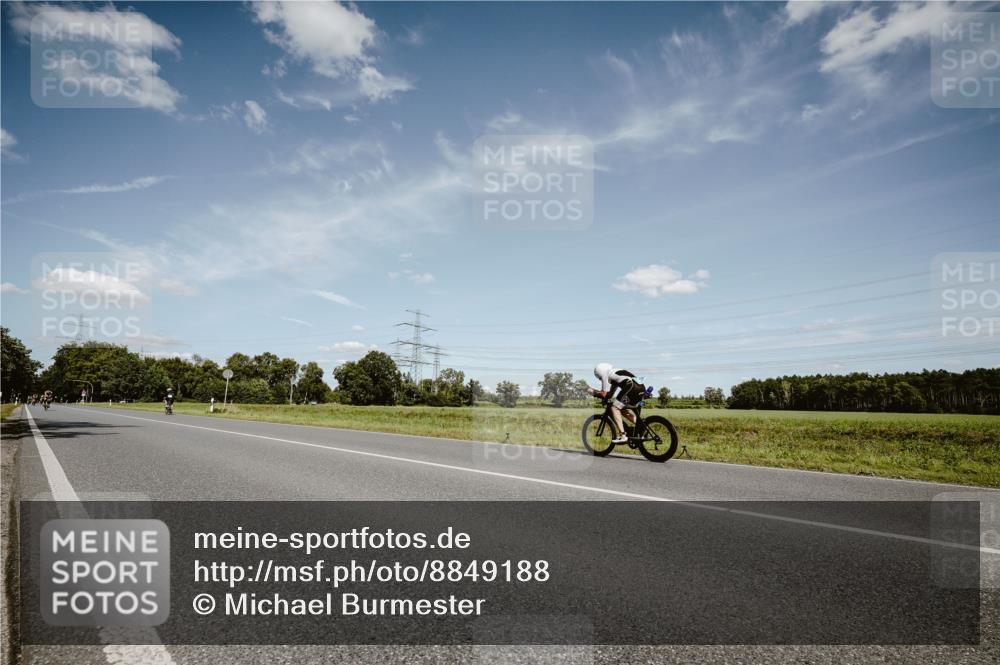 07.09.2025 - 19. Norderstedt Triathlon Michael Burmester http://msf.ph/oto/8849188 07.09.2025 13:57:14 Radfahren  meine-sportfotos.de