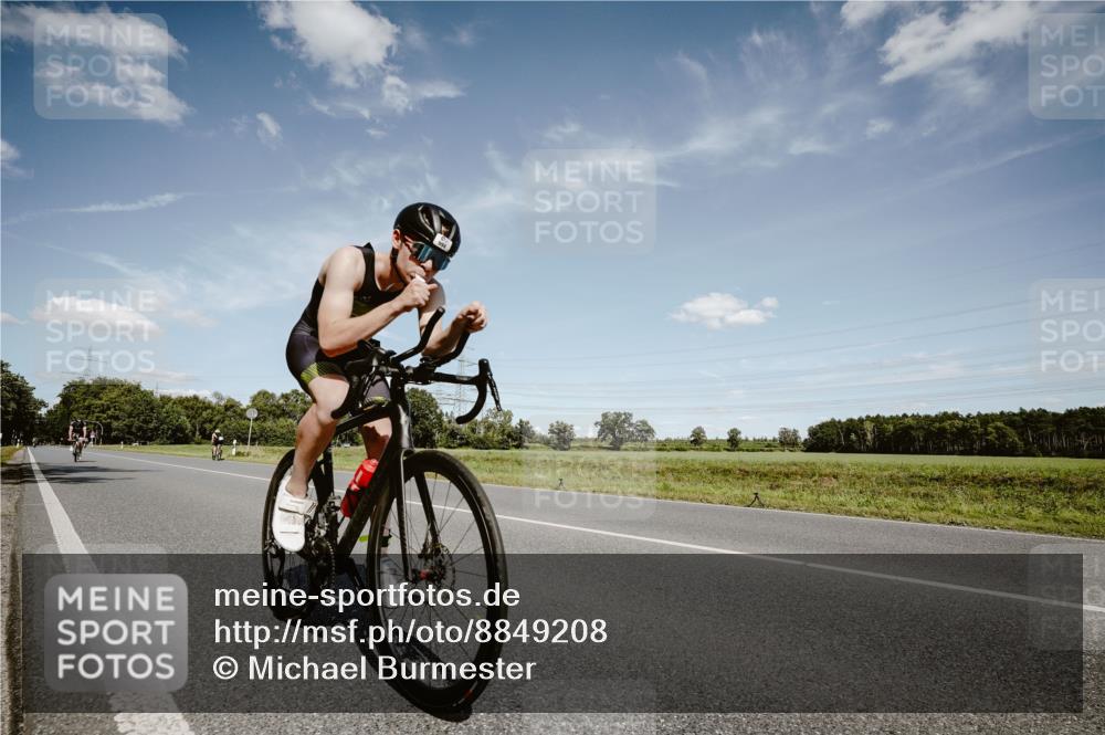 07.09.2025 - 19. Norderstedt Triathlon Michael Burmester http://msf.ph/oto/8849208 07.09.2025 13:57:24 Radfahren 986, 994, 1027, 1036, 1469 meine-sportfotos.de