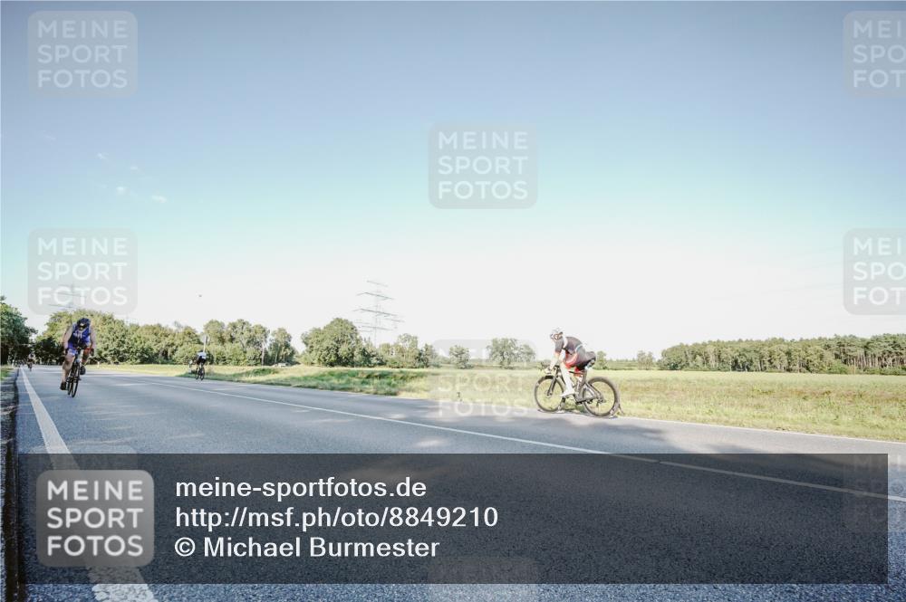 07.09.2025 - 19. Norderstedt Triathlon Michael Burmester http://msf.ph/oto/8849210 07.09.2025 16:11:36 Radfahren 1101, 1423, 1449 meine-sportfotos.de