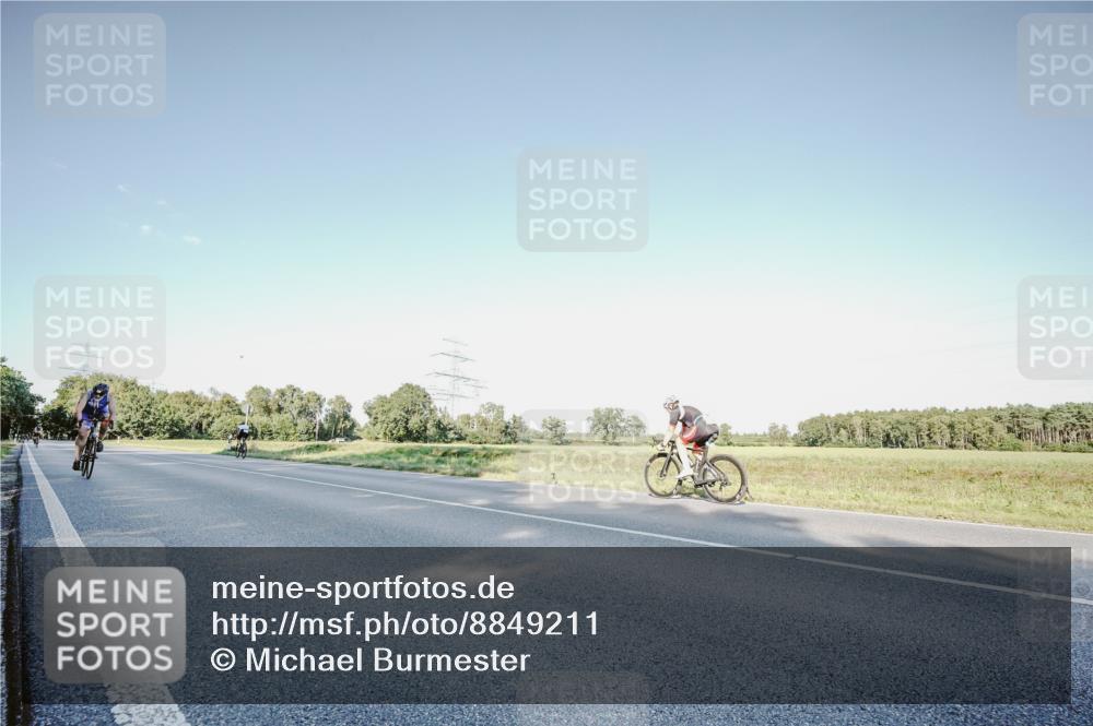 07.09.2025 - 19. Norderstedt Triathlon Michael Burmester http://msf.ph/oto/8849211 07.09.2025 16:11:36 Radfahren 1101, 1423, 1449 meine-sportfotos.de