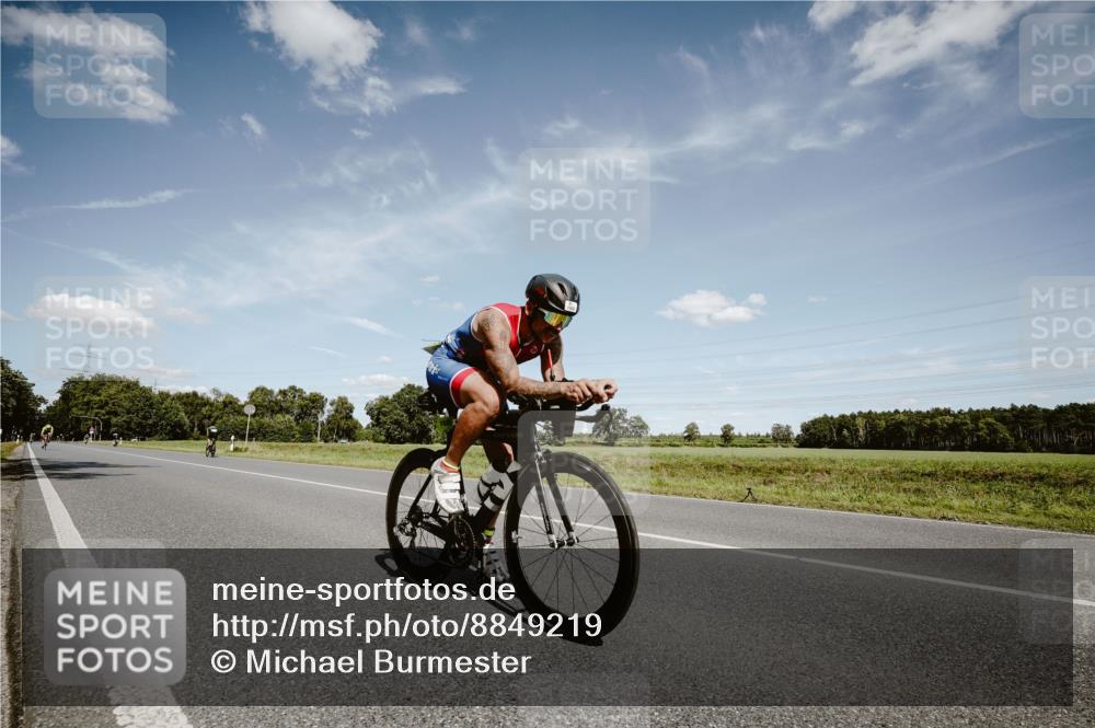 07.09.2025 - 19. Norderstedt Triathlon Michael Burmester http://msf.ph/oto/8849219 07.09.2025 13:57:33 Radfahren 1020 meine-sportfotos.de