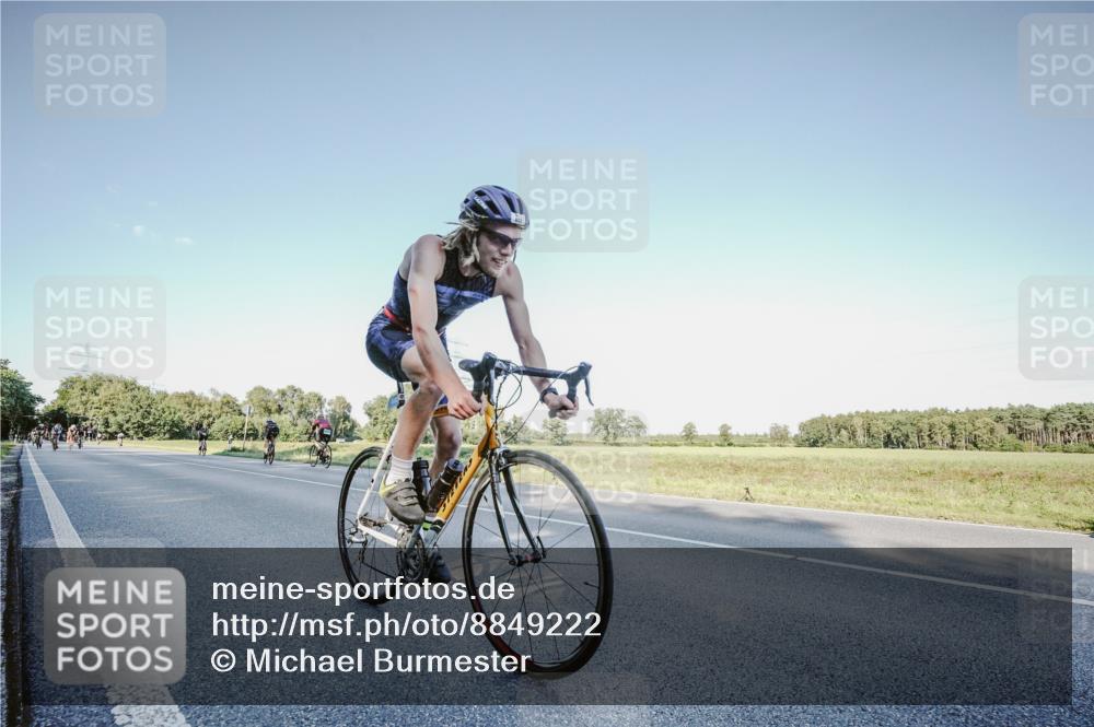07.09.2025 - 19. Norderstedt Triathlon Michael Burmester http://msf.ph/oto/8849222 07.09.2025 16:11:46 Radfahren 882 meine-sportfotos.de