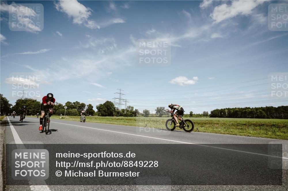 07.09.2025 - 19. Norderstedt Triathlon Michael Burmester http://msf.ph/oto/8849228 07.09.2025 13:57:54 Radfahren 393, 964 meine-sportfotos.de