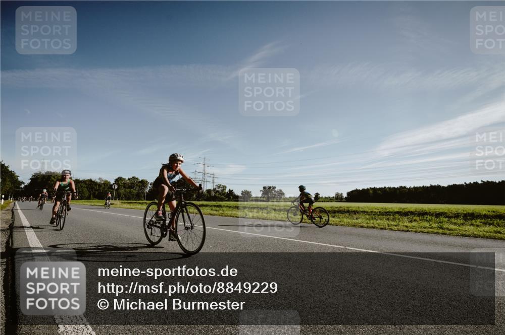 07.09.2025 - 19. Norderstedt Triathlon Michael Burmester http://msf.ph/oto/8849229 07.09.2025 09:39:34 Radfahren 566, 618 meine-sportfotos.de