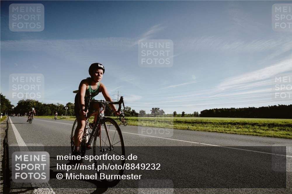 07.09.2025 - 19. Norderstedt Triathlon Michael Burmester http://msf.ph/oto/8849232 07.09.2025 09:39:35 Radfahren 566, 603, 618 meine-sportfotos.de