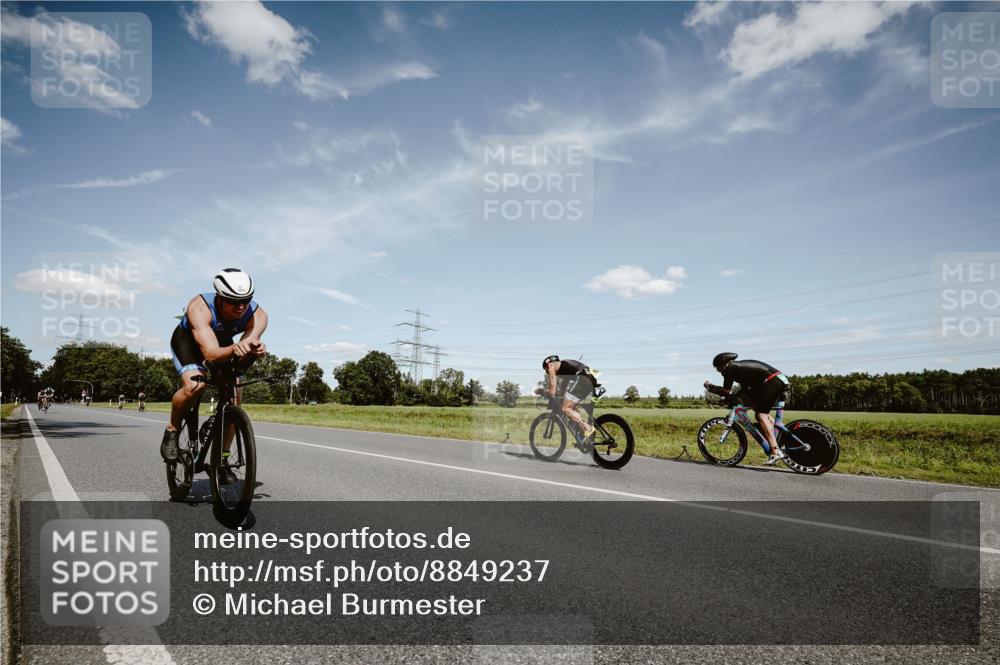 07.09.2025 - 19. Norderstedt Triathlon Michael Burmester http://msf.ph/oto/8849237 07.09.2025 13:57:58 Radfahren 964, 1010 meine-sportfotos.de