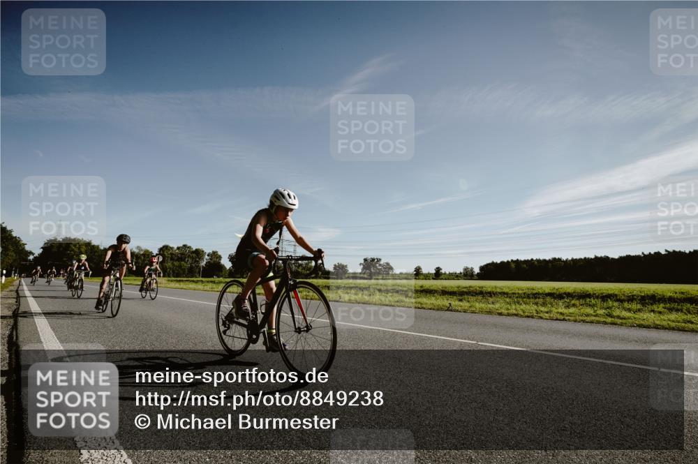 07.09.2025 - 19. Norderstedt Triathlon Michael Burmester http://msf.ph/oto/8849238 07.09.2025 09:39:44 Radfahren 607, 614, 625, 629 meine-sportfotos.de