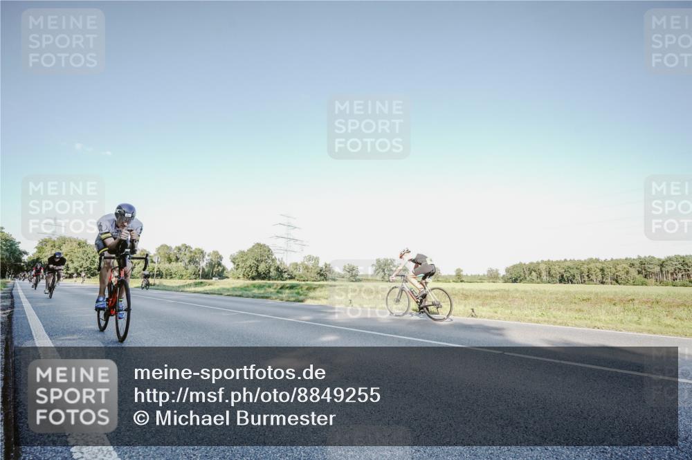 07.09.2025 - 19. Norderstedt Triathlon Michael Burmester http://msf.ph/oto/8849255 07.09.2025 16:12:05 Radfahren 1541, 1544, 1571, 1587, 1591 meine-sportfotos.de
