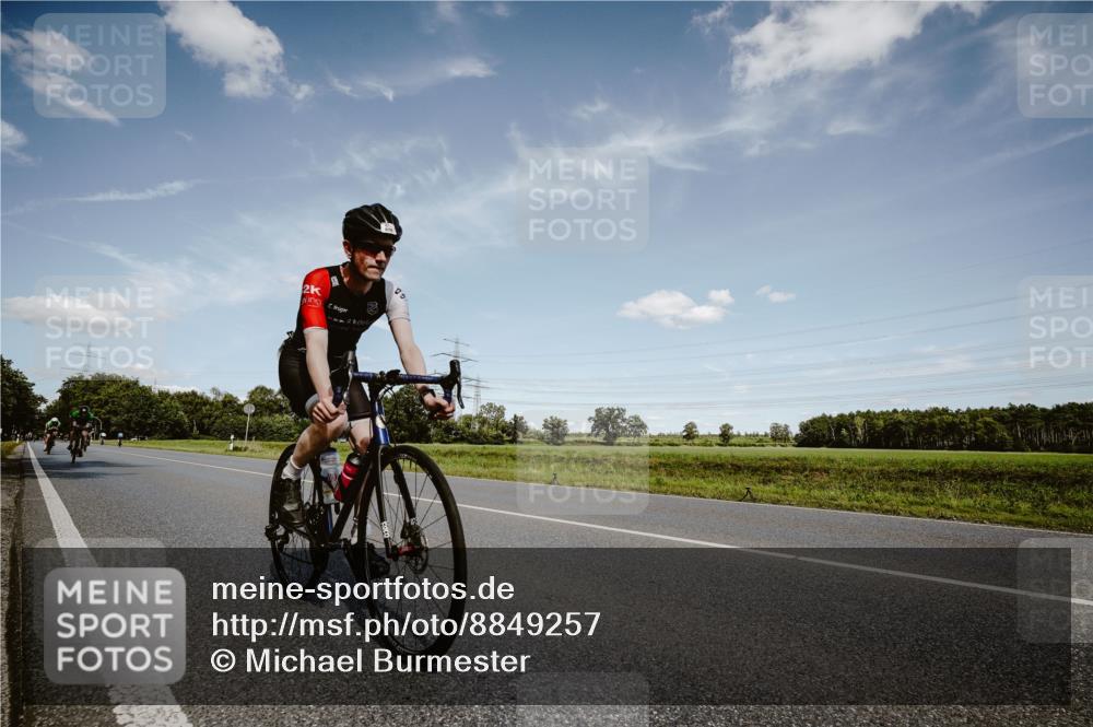 07.09.2025 - 19. Norderstedt Triathlon Michael Burmester http://msf.ph/oto/8849257 07.09.2025 13:58:27 Radfahren 959, 970, 1013, 1015, 1031 meine-sportfotos.de
