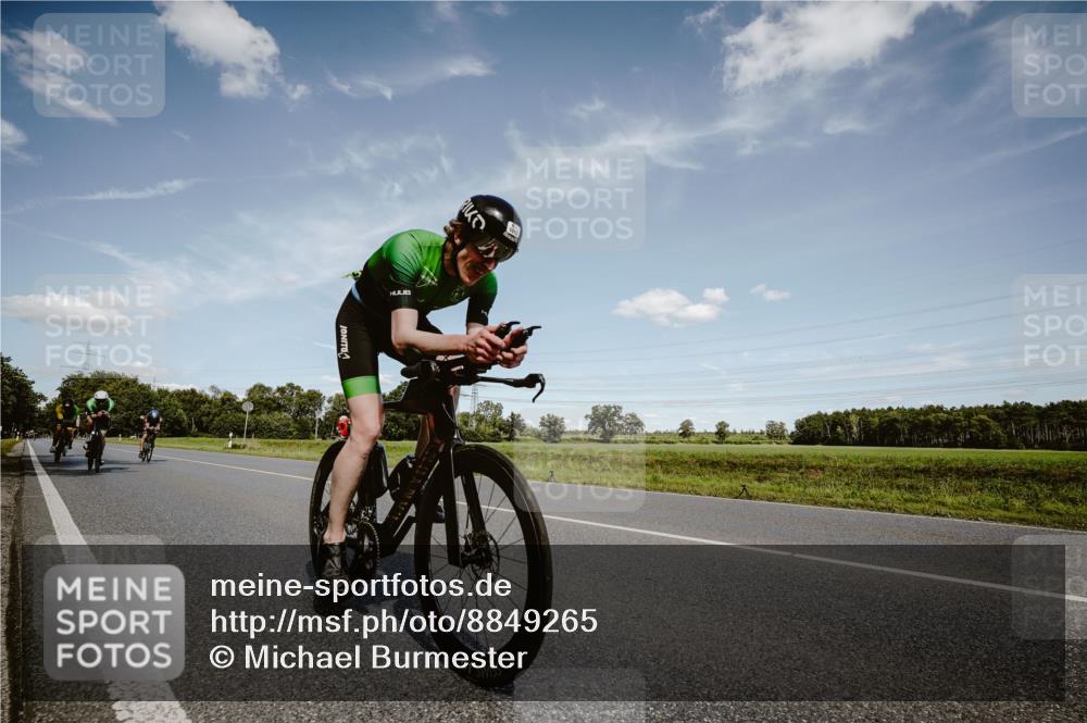 07.09.2025 - 19. Norderstedt Triathlon Michael Burmester http://msf.ph/oto/8849265 07.09.2025 13:58:29 Radfahren 872, 959, 970, 1013, 1015, 1031 meine-sportfotos.de