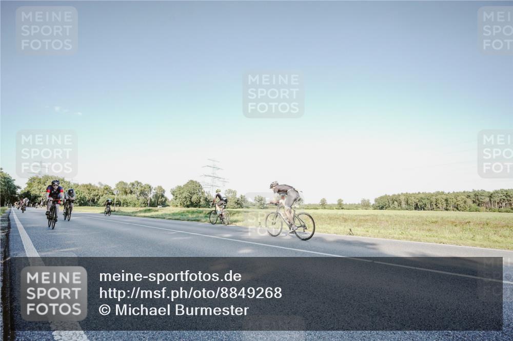 07.09.2025 - 19. Norderstedt Triathlon Michael Burmester http://msf.ph/oto/8849268 07.09.2025 16:12:07 Radfahren 516, 1068, 1541, 1565, 1571, 1587, 1591 meine-sportfotos.de