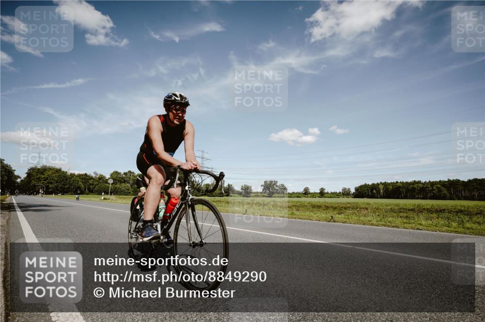 07.09.2025 - 19. Norderstedt Triathlon Michael Burmester http://msf.ph/oto/8849290 07.09.2025 13:58:46 Radfahren 363, 1006, 1431 meine-sportfotos.de