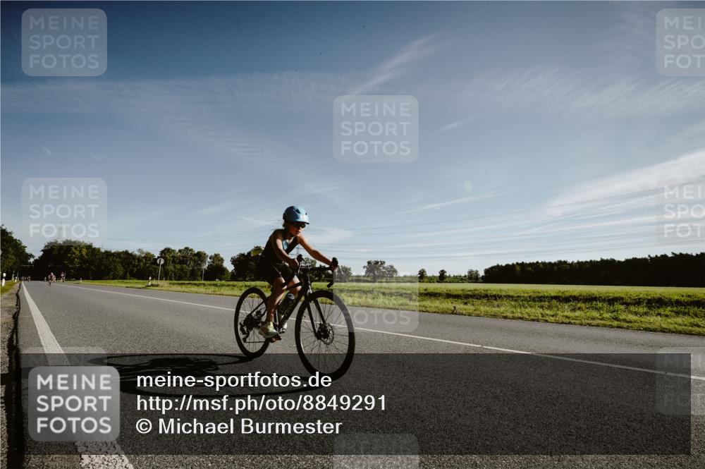 07.09.2025 - 19. Norderstedt Triathlon Michael Burmester http://msf.ph/oto/8849291 07.09.2025 09:40:50 Radfahren 624 meine-sportfotos.de