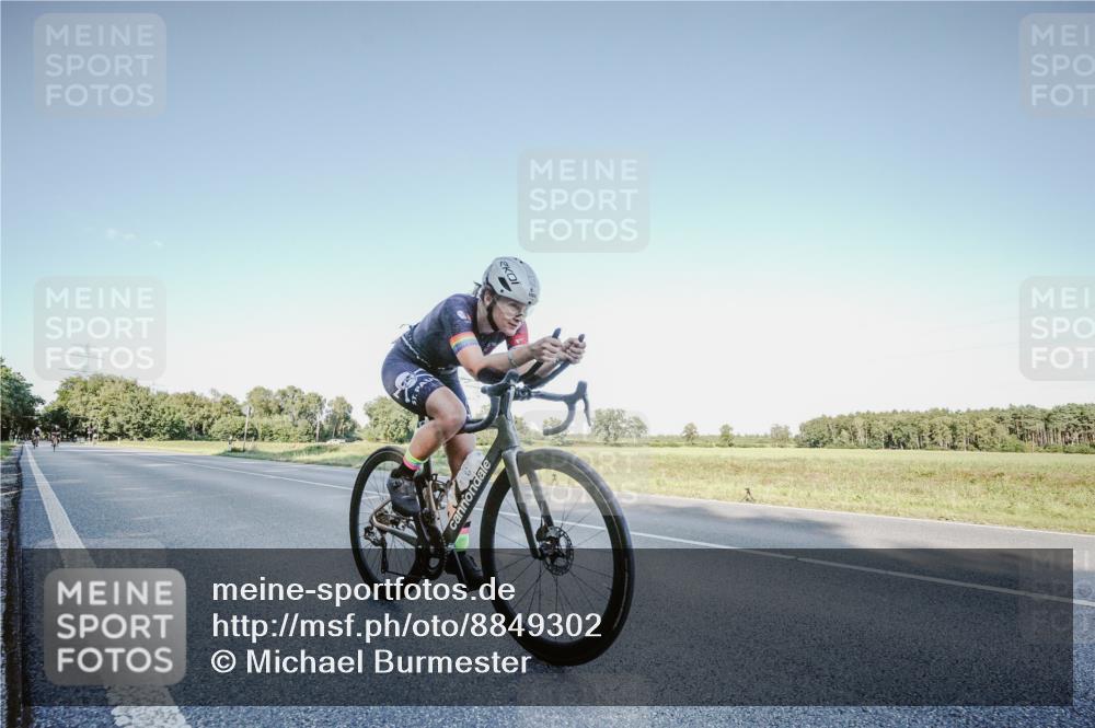 07.09.2025 - 19. Norderstedt Triathlon Michael Burmester http://msf.ph/oto/8849302 07.09.2025 16:12:22 Radfahren 1054 meine-sportfotos.de