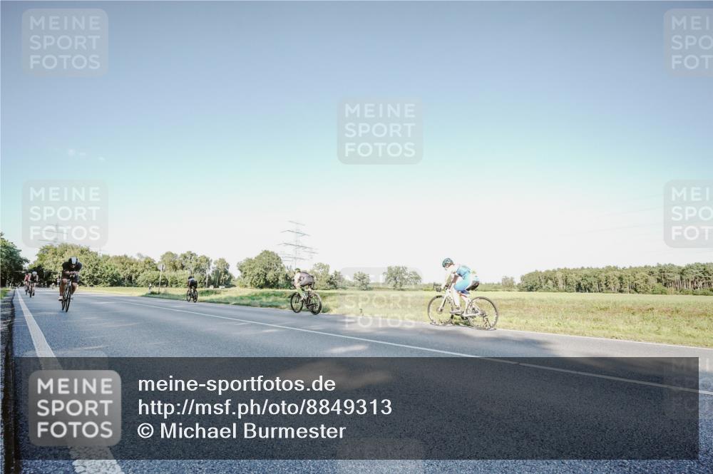 07.09.2025 - 19. Norderstedt Triathlon Michael Burmester http://msf.ph/oto/8849313 07.09.2025 16:12:25 Radfahren 1054, 1533, 1610 meine-sportfotos.de