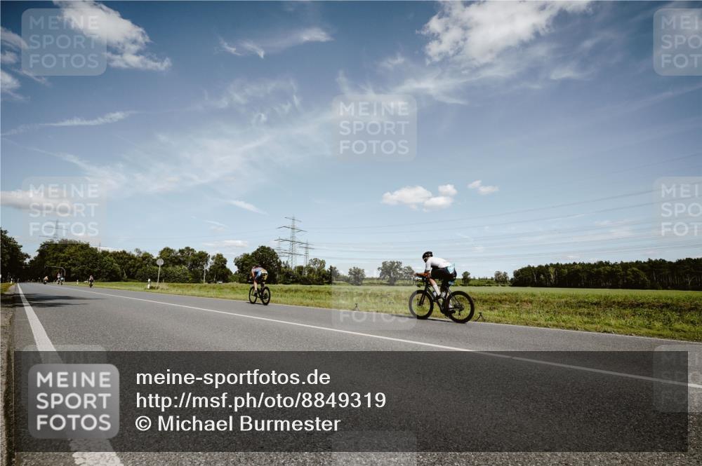 07.09.2025 - 19. Norderstedt Triathlon Michael Burmester http://msf.ph/oto/8849319 07.09.2025 13:59:03 Radfahren  meine-sportfotos.de
