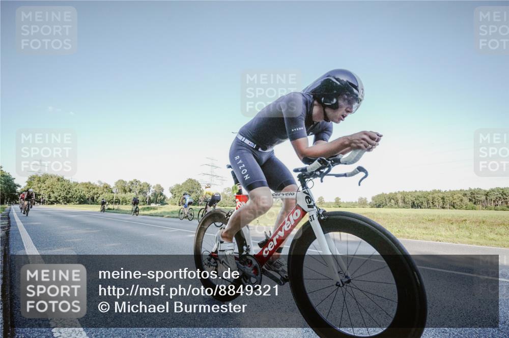 07.09.2025 - 19. Norderstedt Triathlon Michael Burmester http://msf.ph/oto/8849321 07.09.2025 16:12:26 Radfahren 914, 1533, 1610 meine-sportfotos.de