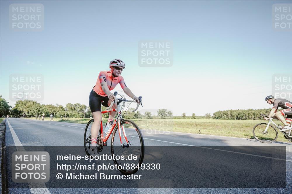 07.09.2025 - 19. Norderstedt Triathlon Michael Burmester http://msf.ph/oto/8849330 07.09.2025 16:12:29 Radfahren 914, 1533, 1610 meine-sportfotos.de