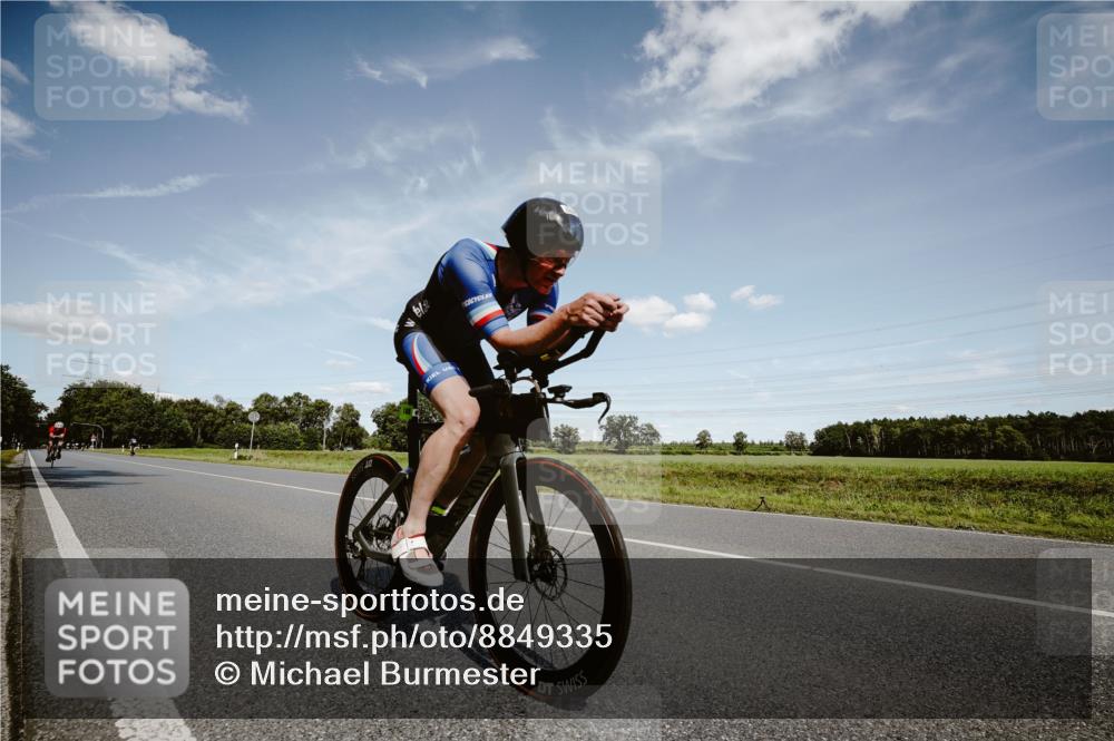 07.09.2025 - 19. Norderstedt Triathlon Michael Burmester http://msf.ph/oto/8849335 07.09.2025 13:59:19 Radfahren 976, 1038 meine-sportfotos.de