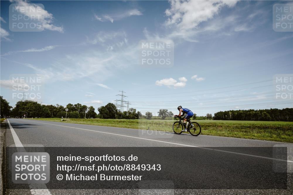 07.09.2025 - 19. Norderstedt Triathlon Michael Burmester http://msf.ph/oto/8849343 07.09.2025 13:59:25 Radfahren  meine-sportfotos.de