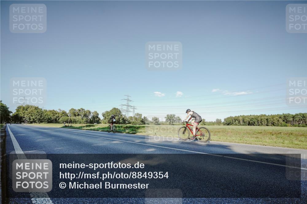 07.09.2025 - 19. Norderstedt Triathlon Michael Burmester http://msf.ph/oto/8849354 07.09.2025 16:12:49 Radfahren 909 meine-sportfotos.de