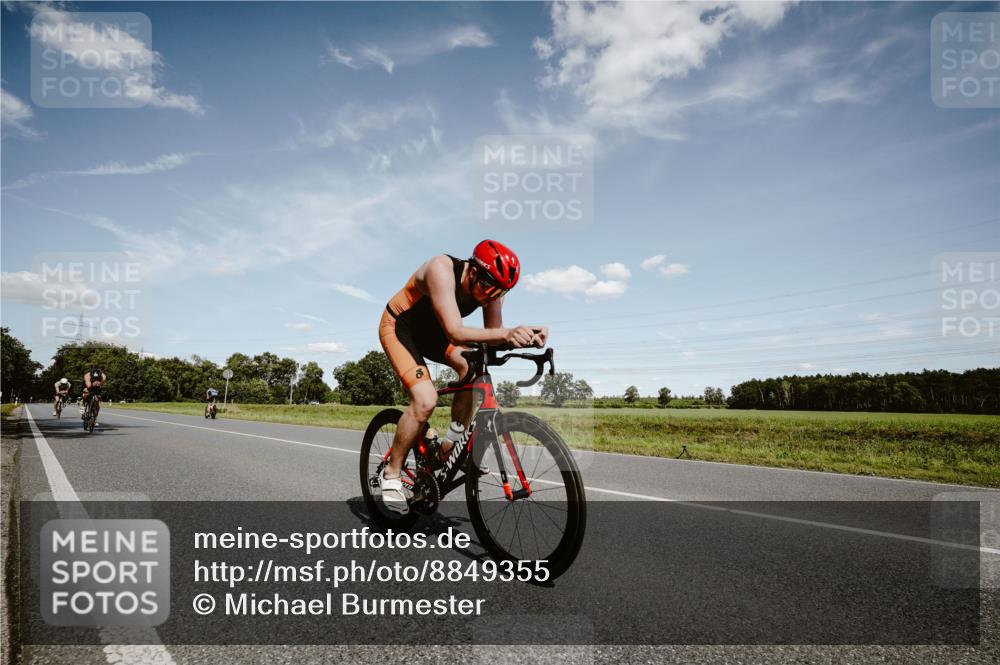 07.09.2025 - 19. Norderstedt Triathlon Michael Burmester http://msf.ph/oto/8849355 07.09.2025 13:59:39 Radfahren 991, 999, 1003, 1007 meine-sportfotos.de