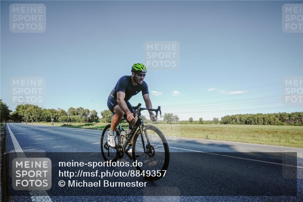 07.09.2025 - 19. Norderstedt Triathlon Michael Burmester http://msf.ph/oto/8849357 07.09.2025 16:12:57 Radfahren 384 meine-sportfotos.de