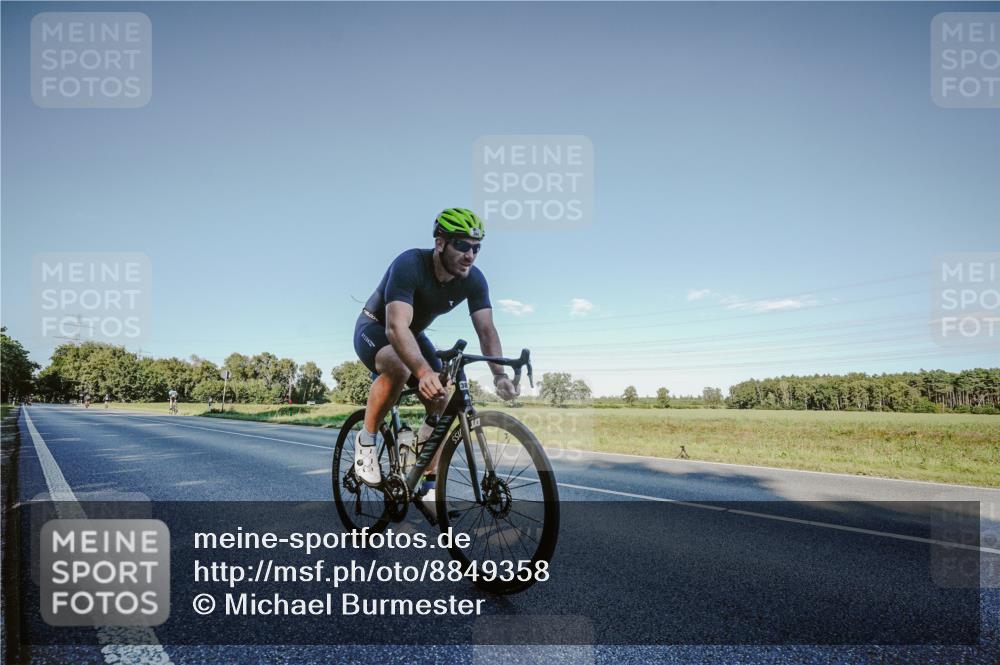07.09.2025 - 19. Norderstedt Triathlon Michael Burmester http://msf.ph/oto/8849358 07.09.2025 16:12:57 Radfahren 384 meine-sportfotos.de