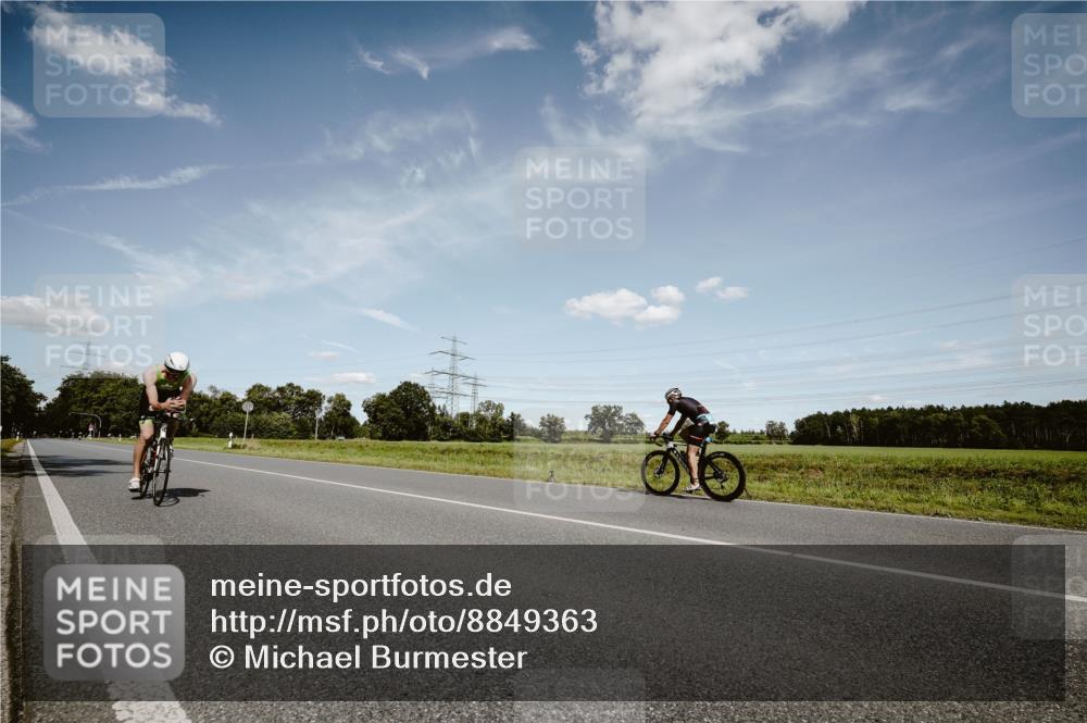 07.09.2025 - 19. Norderstedt Triathlon Michael Burmester http://msf.ph/oto/8849363 07.09.2025 13:59:41 Radfahren 999, 1003, 1007 meine-sportfotos.de
