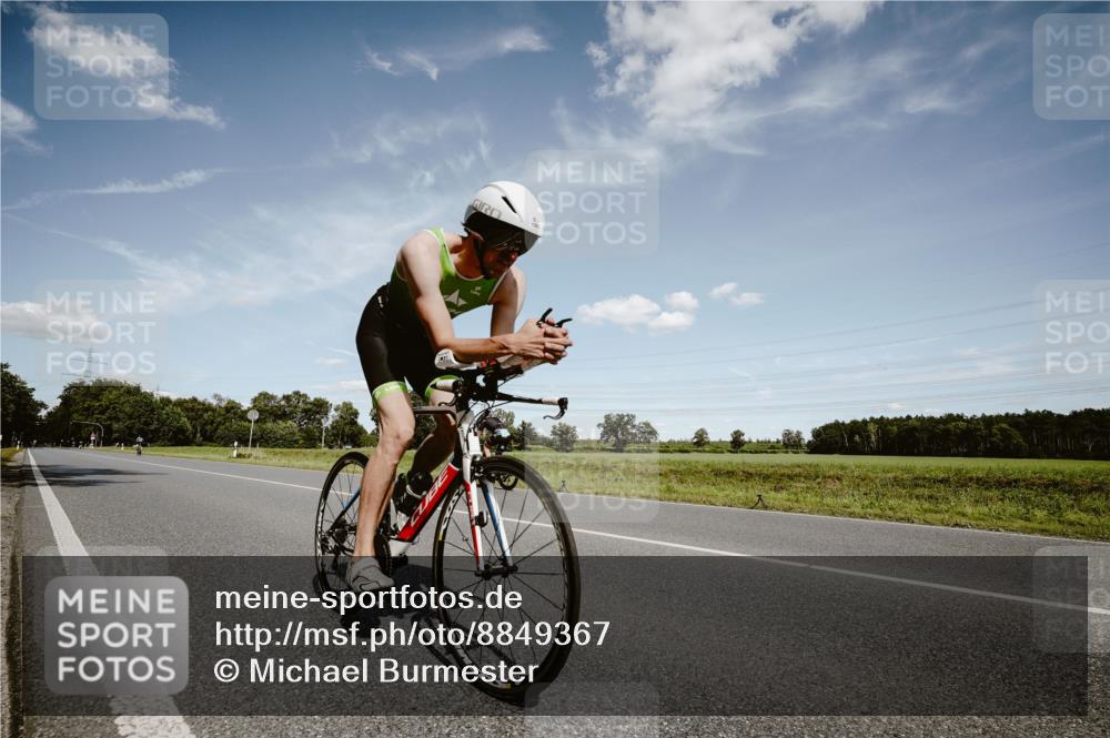 07.09.2025 - 19. Norderstedt Triathlon Michael Burmester http://msf.ph/oto/8849367 07.09.2025 13:59:42 Radfahren 999, 1003, 1007 meine-sportfotos.de