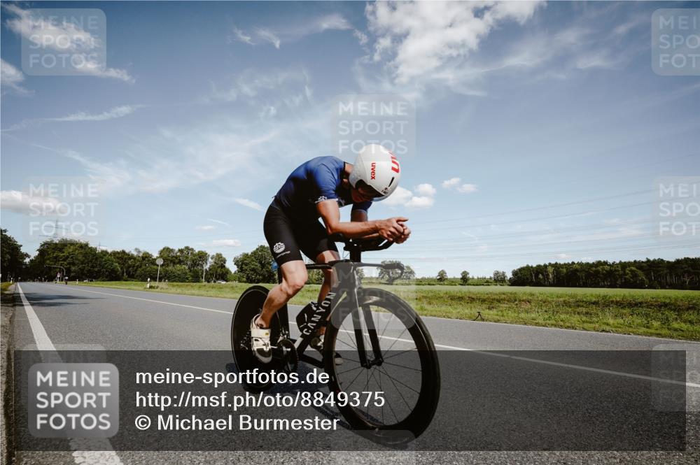 07.09.2025 - 19. Norderstedt Triathlon Michael Burmester http://msf.ph/oto/8849375 07.09.2025 13:59:53 Radfahren 1467 meine-sportfotos.de