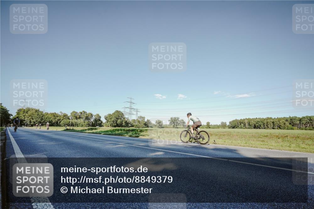 07.09.2025 - 19. Norderstedt Triathlon Michael Burmester http://msf.ph/oto/8849379 07.09.2025 16:13:10 Radfahren 947, 1082 meine-sportfotos.de
