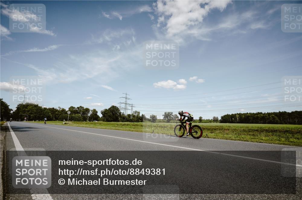 07.09.2025 - 19. Norderstedt Triathlon Michael Burmester http://msf.ph/oto/8849381 07.09.2025 14:00:01 Radfahren  meine-sportfotos.de