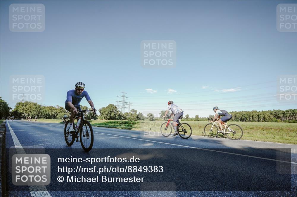 07.09.2025 - 19. Norderstedt Triathlon Michael Burmester http://msf.ph/oto/8849383 07.09.2025 16:13:13 Radfahren 947 meine-sportfotos.de