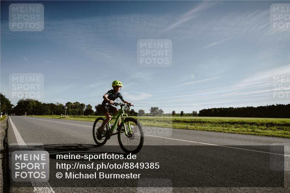 07.09.2025 - 19. Norderstedt Triathlon Michael Burmester http://msf.ph/oto/8849385 07.09.2025 09:42:49 Radfahren 610 meine-sportfotos.de