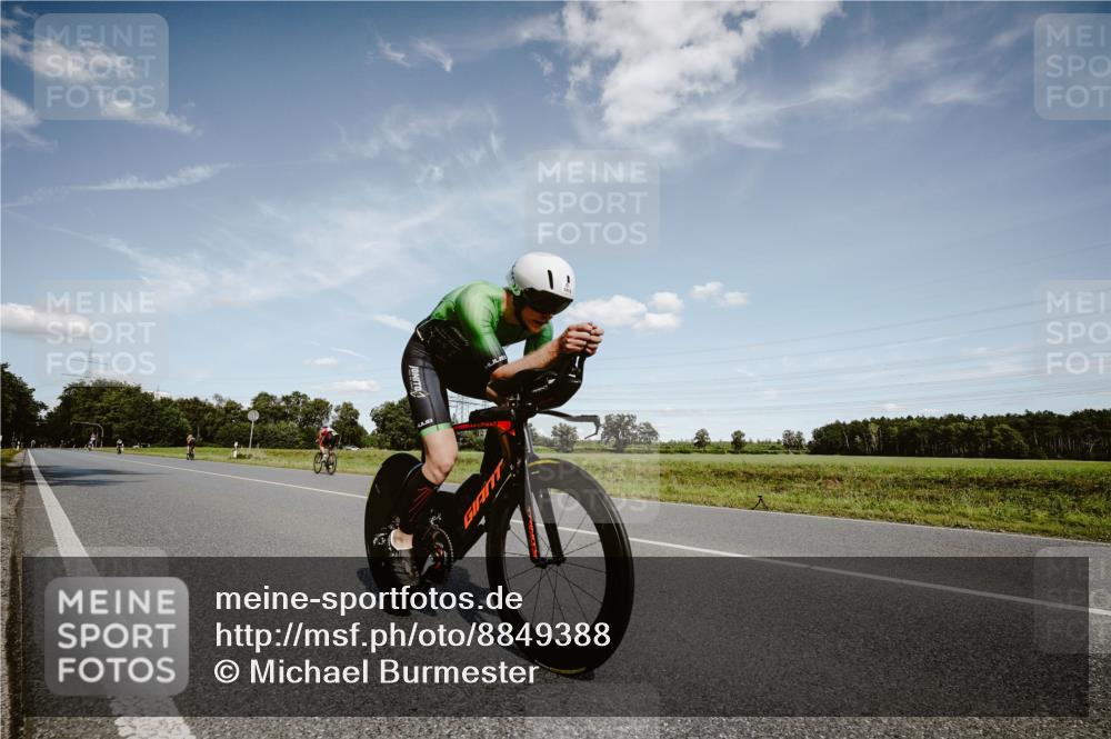 07.09.2025 - 19. Norderstedt Triathlon Michael Burmester http://msf.ph/oto/8849388 07.09.2025 14:00:07 Radfahren 1016 meine-sportfotos.de