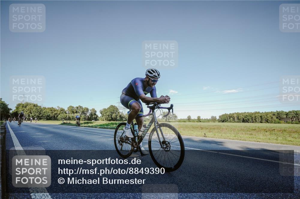 07.09.2025 - 19. Norderstedt Triathlon Michael Burmester http://msf.ph/oto/8849390 07.09.2025 16:13:19 Radfahren 1106, 1476 meine-sportfotos.de