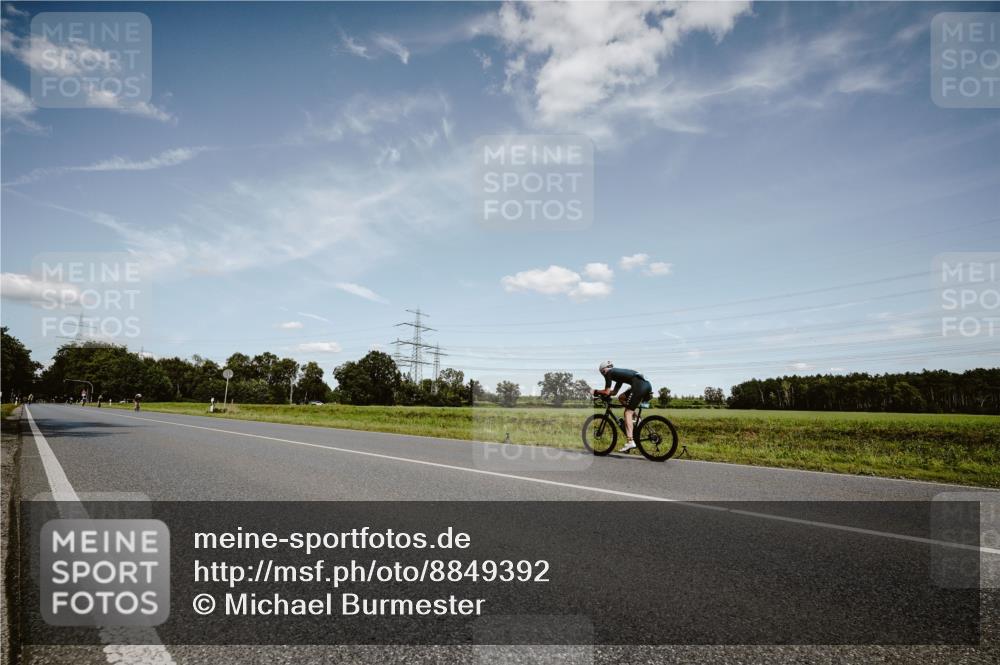 07.09.2025 - 19. Norderstedt Triathlon Michael Burmester http://msf.ph/oto/8849392 07.09.2025 14:00:10 Radfahren  meine-sportfotos.de