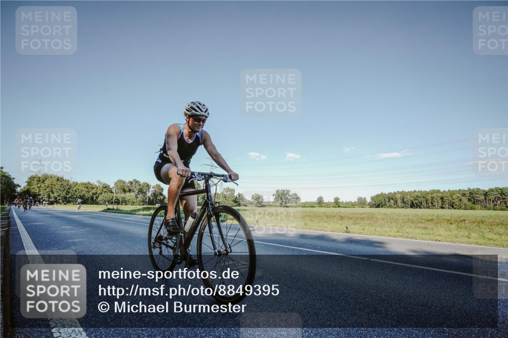 07.09.2025 - 19. Norderstedt Triathlon Michael Burmester http://msf.ph/oto/8849395 07.09.2025 16:13:21 Radfahren 1090, 1106, 1476 meine-sportfotos.de