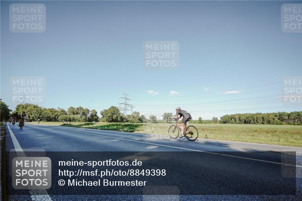 07.09.2025 - 19. Norderstedt Triathlon Michael Burmester http://msf.ph/oto/8849398 07.09.2025 16:13:23 Radfahren 1050, 1060, 1076, 1090, 1106 meine-sportfotos.de