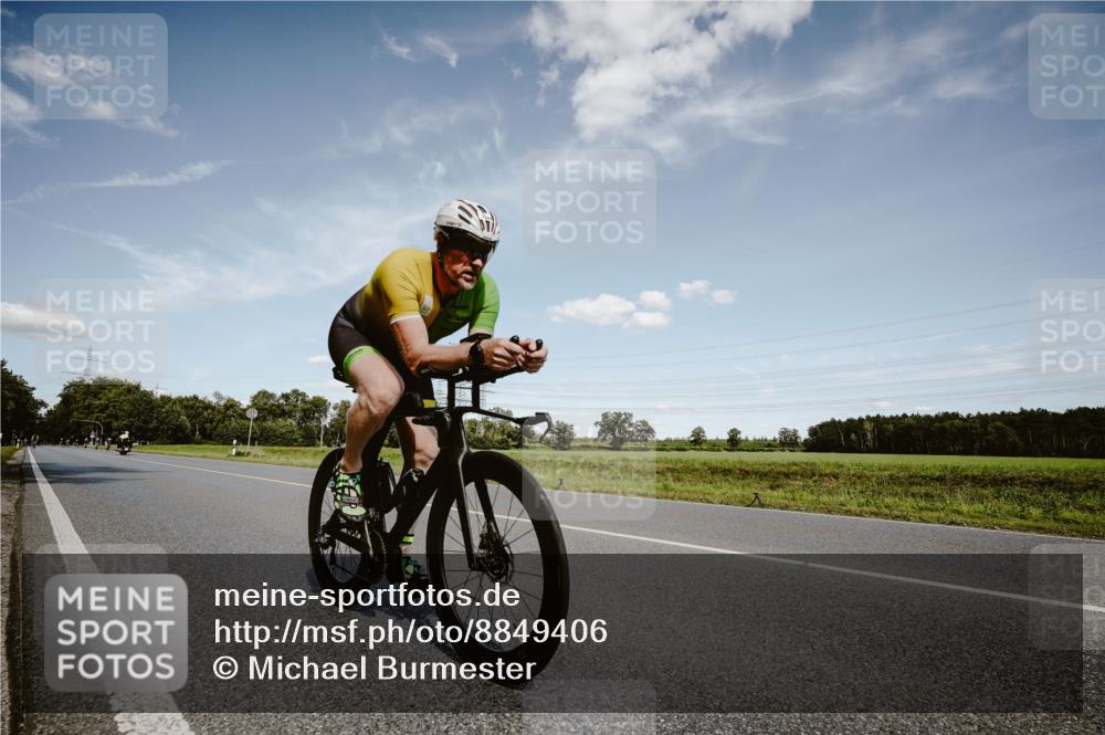 07.09.2025 - 19. Norderstedt Triathlon Michael Burmester http://msf.ph/oto/8849406 07.09.2025 14:00:20 Radfahren 1029 meine-sportfotos.de