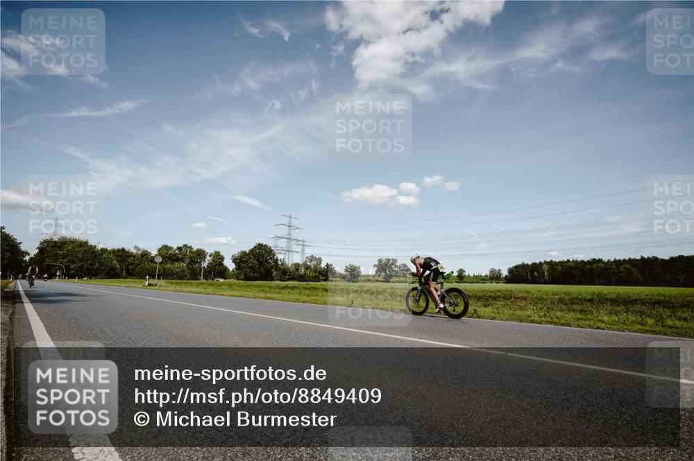 07.09.2025 - 19. Norderstedt Triathlon Michael Burmester http://msf.ph/oto/8849409 07.09.2025 14:00:25 Radfahren  meine-sportfotos.de