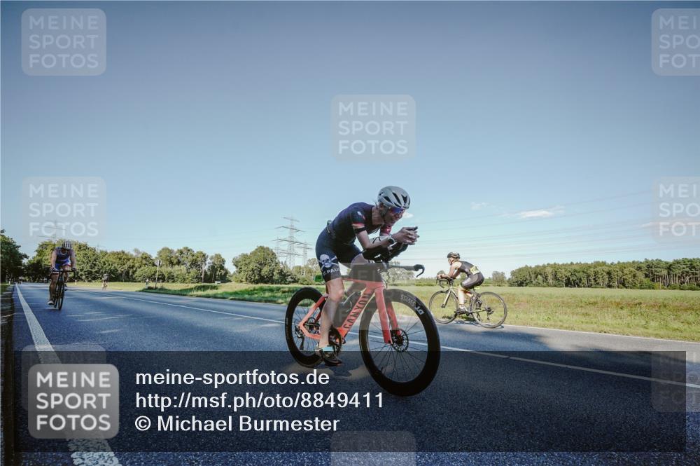 07.09.2025 - 19. Norderstedt Triathlon Michael Burmester http://msf.ph/oto/8849411 07.09.2025 16:13:27 Radfahren 1050, 1060, 1076, 1090, 1595 meine-sportfotos.de