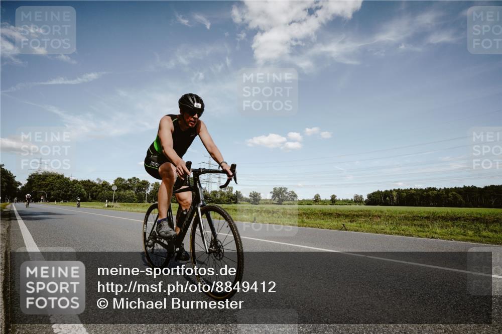 07.09.2025 - 19. Norderstedt Triathlon Michael Burmester http://msf.ph/oto/8849412 07.09.2025 14:00:29 Radfahren 388, 888 meine-sportfotos.de