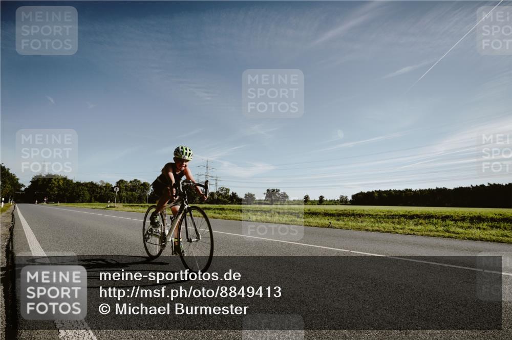 07.09.2025 - 19. Norderstedt Triathlon Michael Burmester http://msf.ph/oto/8849413 07.09.2025 09:43:48 Radfahren 571 meine-sportfotos.de