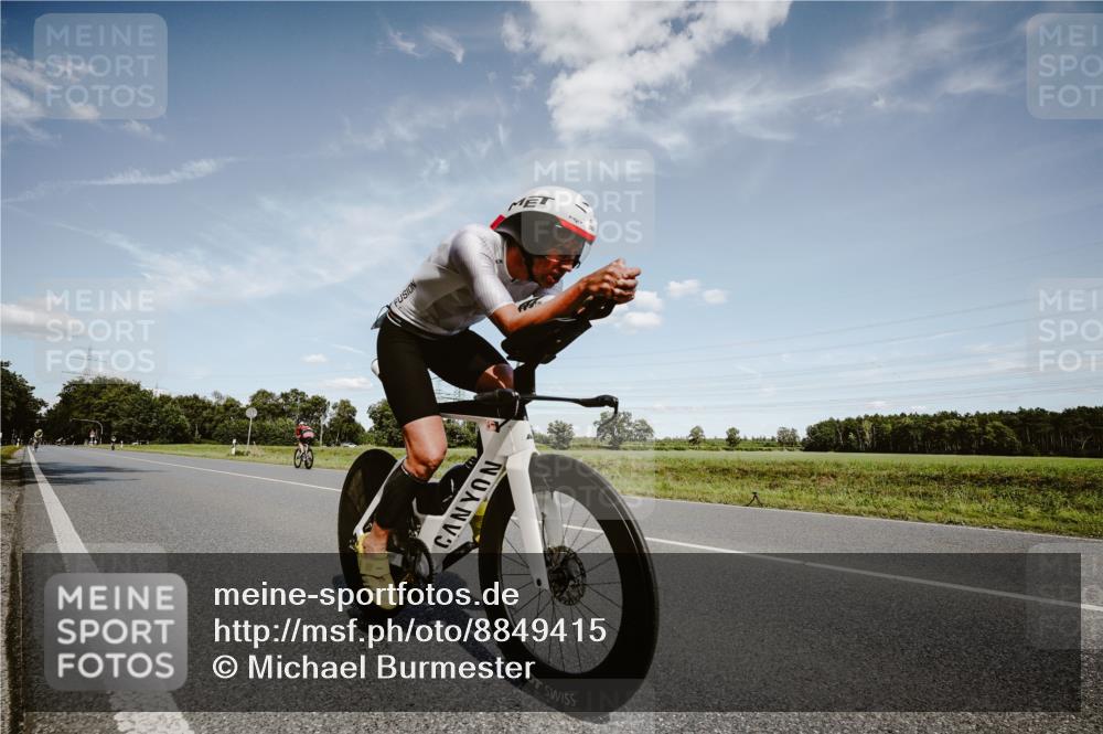 07.09.2025 - 19. Norderstedt Triathlon Michael Burmester http://msf.ph/oto/8849415 07.09.2025 14:00:32 Radfahren 388, 888 meine-sportfotos.de