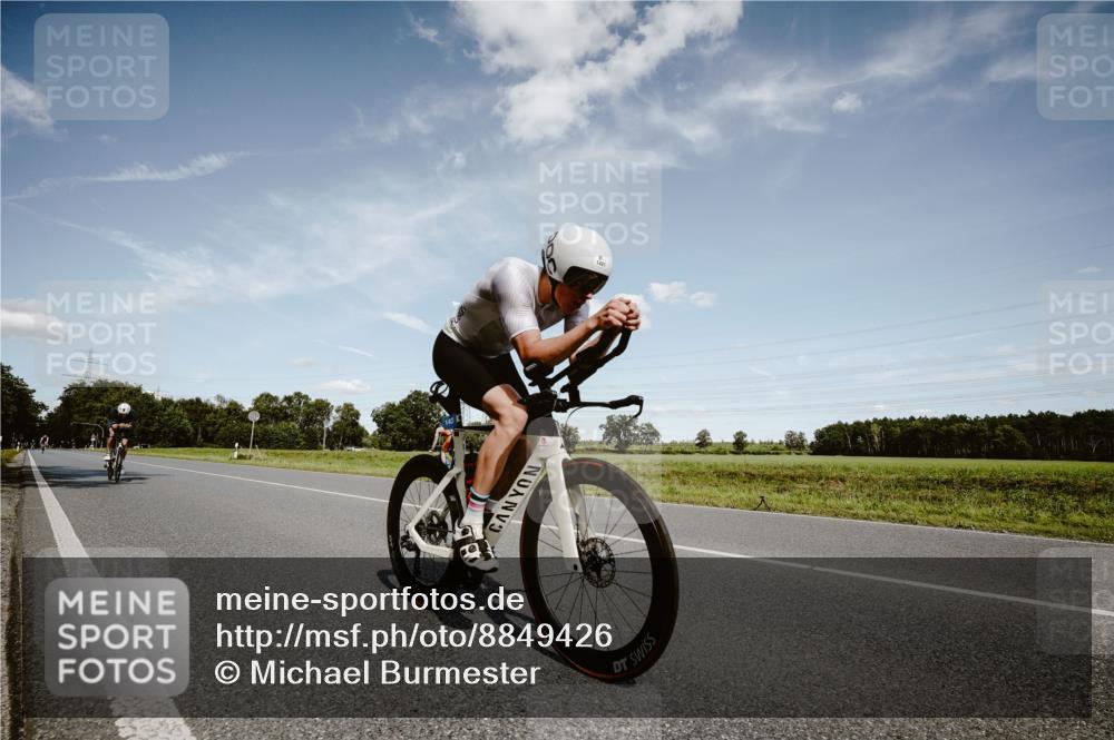 07.09.2025 - 19. Norderstedt Triathlon Michael Burmester http://msf.ph/oto/8849426 07.09.2025 14:01:04 Radfahren 876, 1421 meine-sportfotos.de