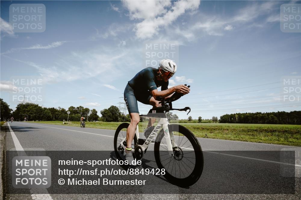 07.09.2025 - 19. Norderstedt Triathlon Michael Burmester http://msf.ph/oto/8849428 07.09.2025 14:01:05 Radfahren 876, 1421 meine-sportfotos.de