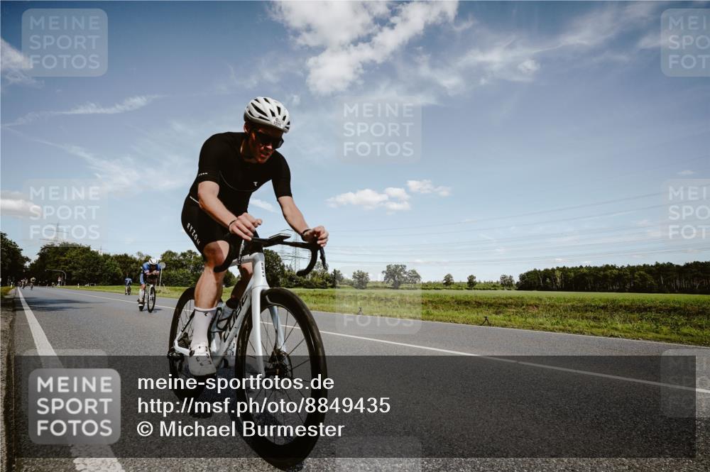 07.09.2025 - 19. Norderstedt Triathlon Michael Burmester http://msf.ph/oto/8849435 07.09.2025 14:01:17 Radfahren 1025, 1041 meine-sportfotos.de